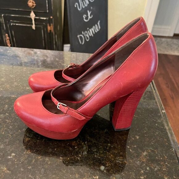 GUESS Vtg Wood Block Leather Heels Sz 8.5 - Picture 8 of 11